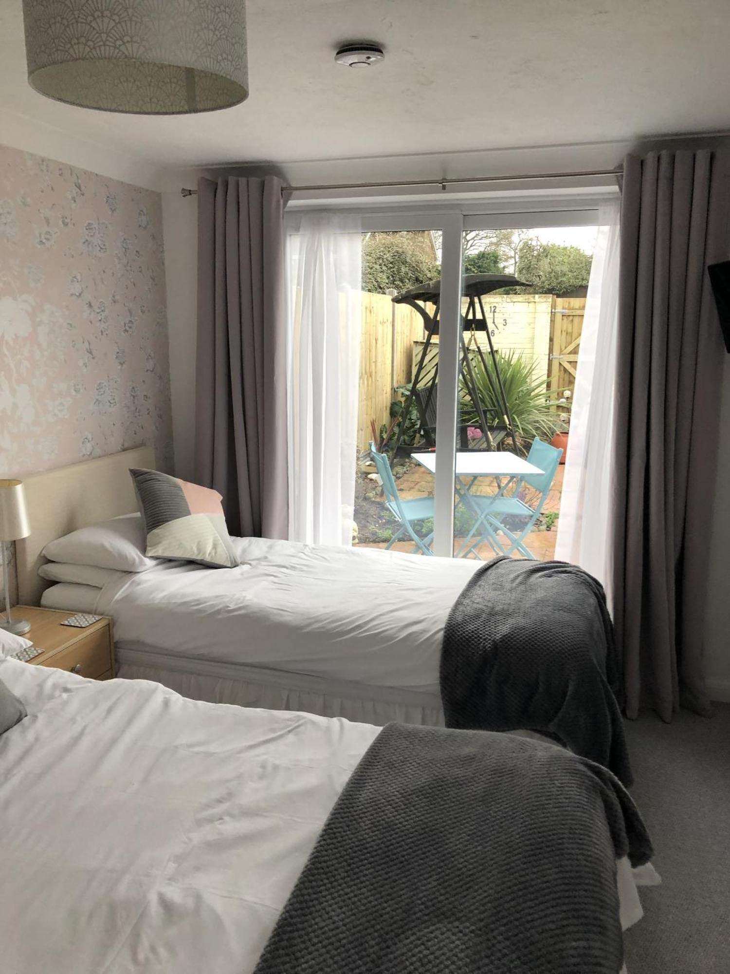 En In Garden Annex Bed & Breakfast Basingstoke