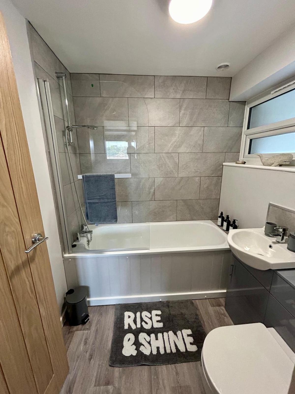 Charming 2 Bedroom Flat In Centre * Basingstoke