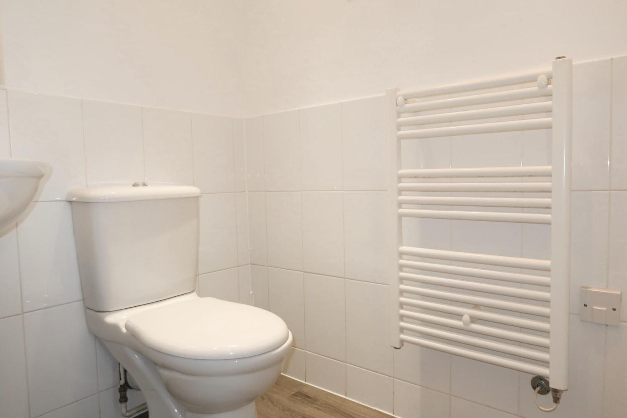 Apartment Refurbished Apartment 2 Bath 2 Bedroom Wlift!