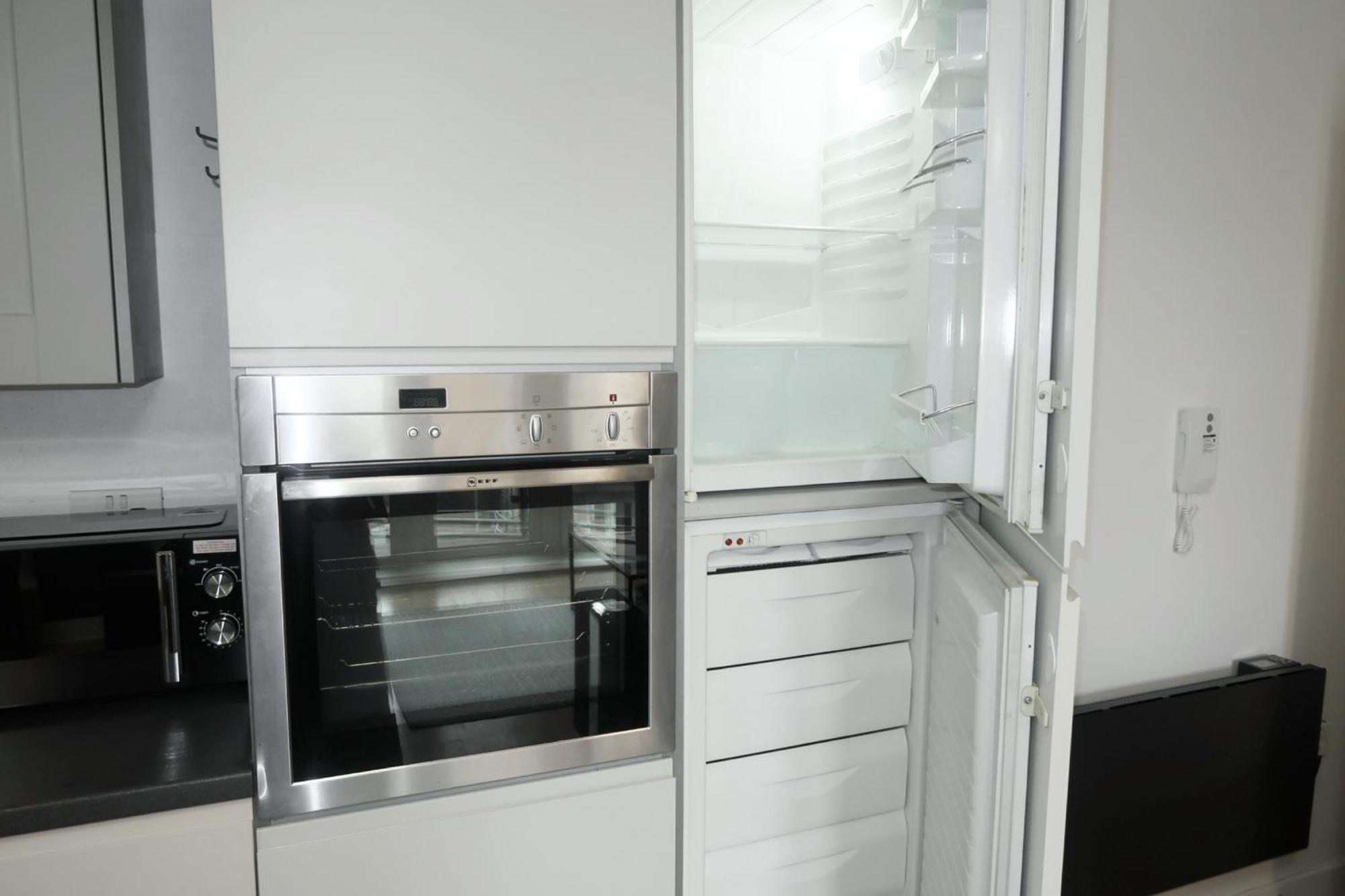 Apartment Refurbished Apartment 2 Bath 2 Bedroom Wlift! *