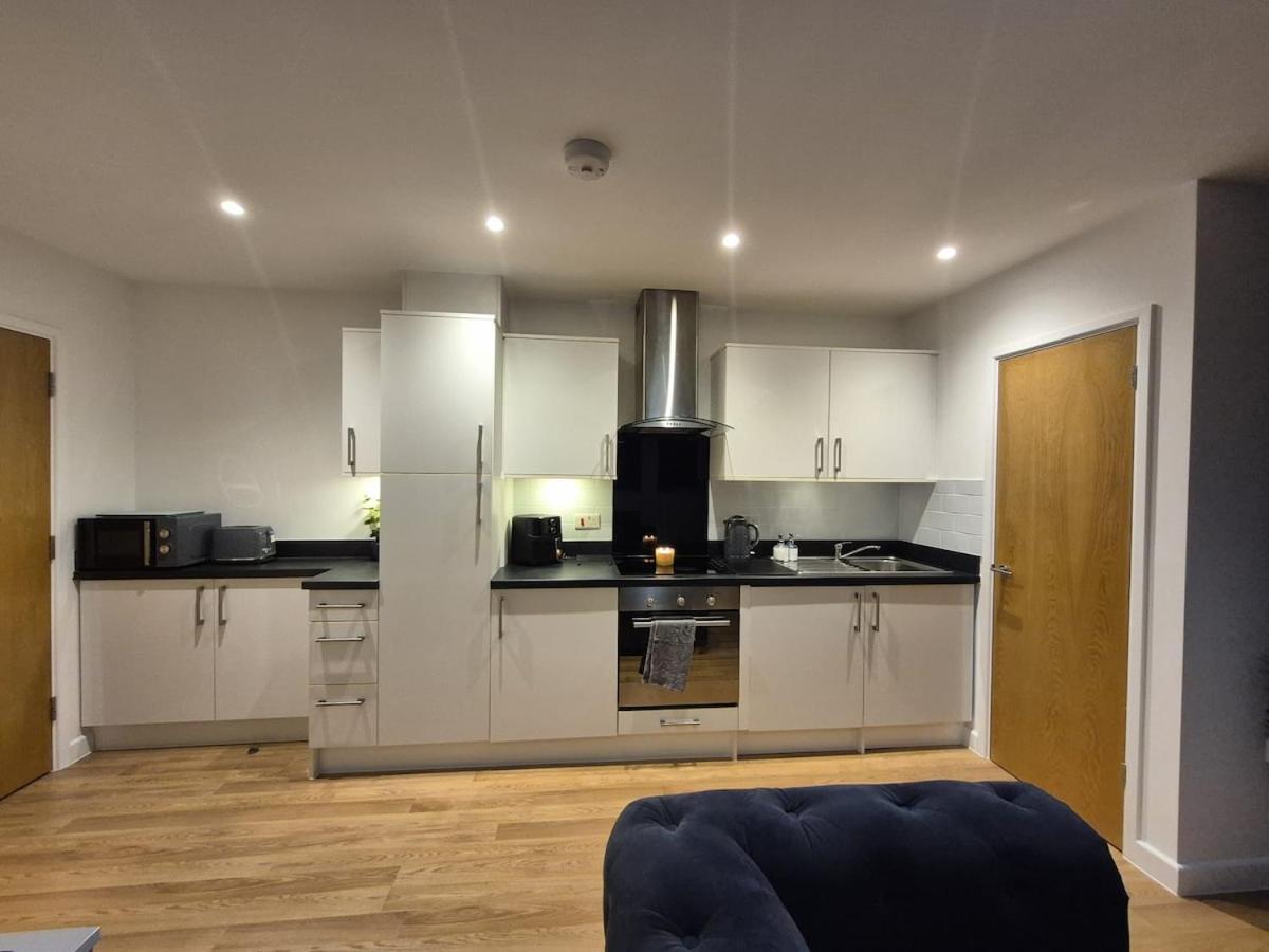 Sapphire Luxe- Sleeps 4 With Free Parking *