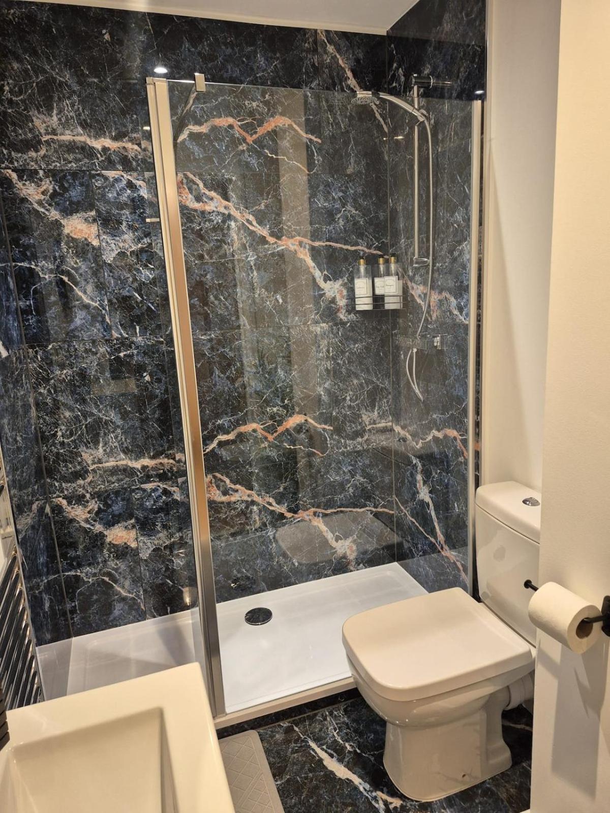Apartamento Sapphire Luxe- Sleeps 4 With Free Parking *