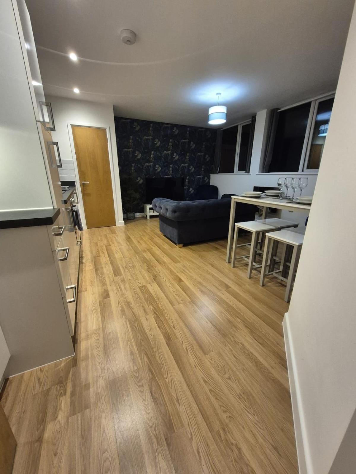 Sapphire Luxe- Sleeps 4 With Free Parking