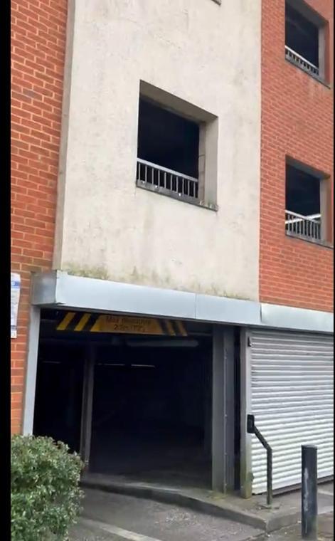 Refurbished Apartment 2 Bath 2 Bedroom Wlift! * Basingstoke