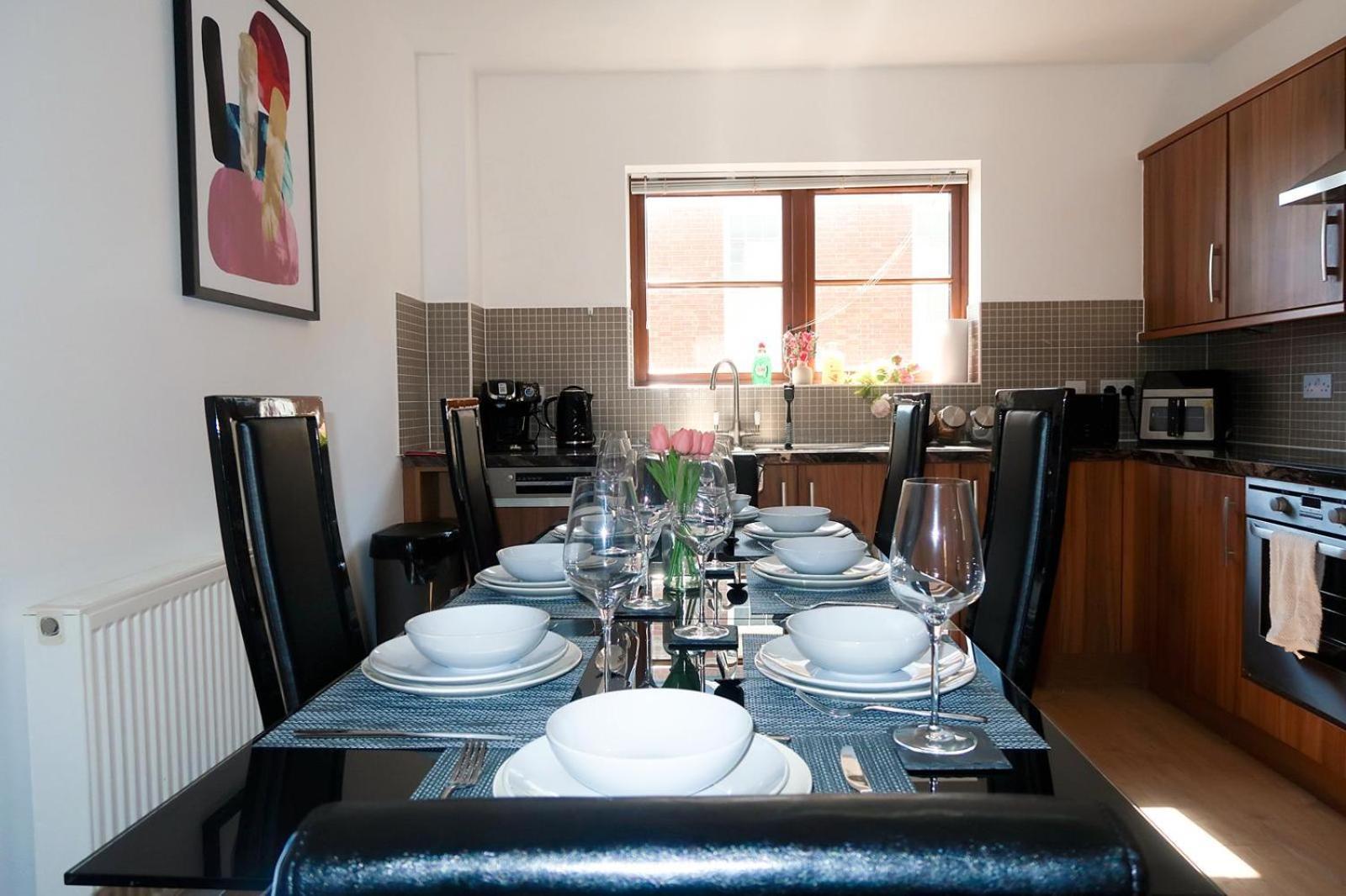 Hospital House 7 Beds Office Free Parking Holiday home Basingstoke
