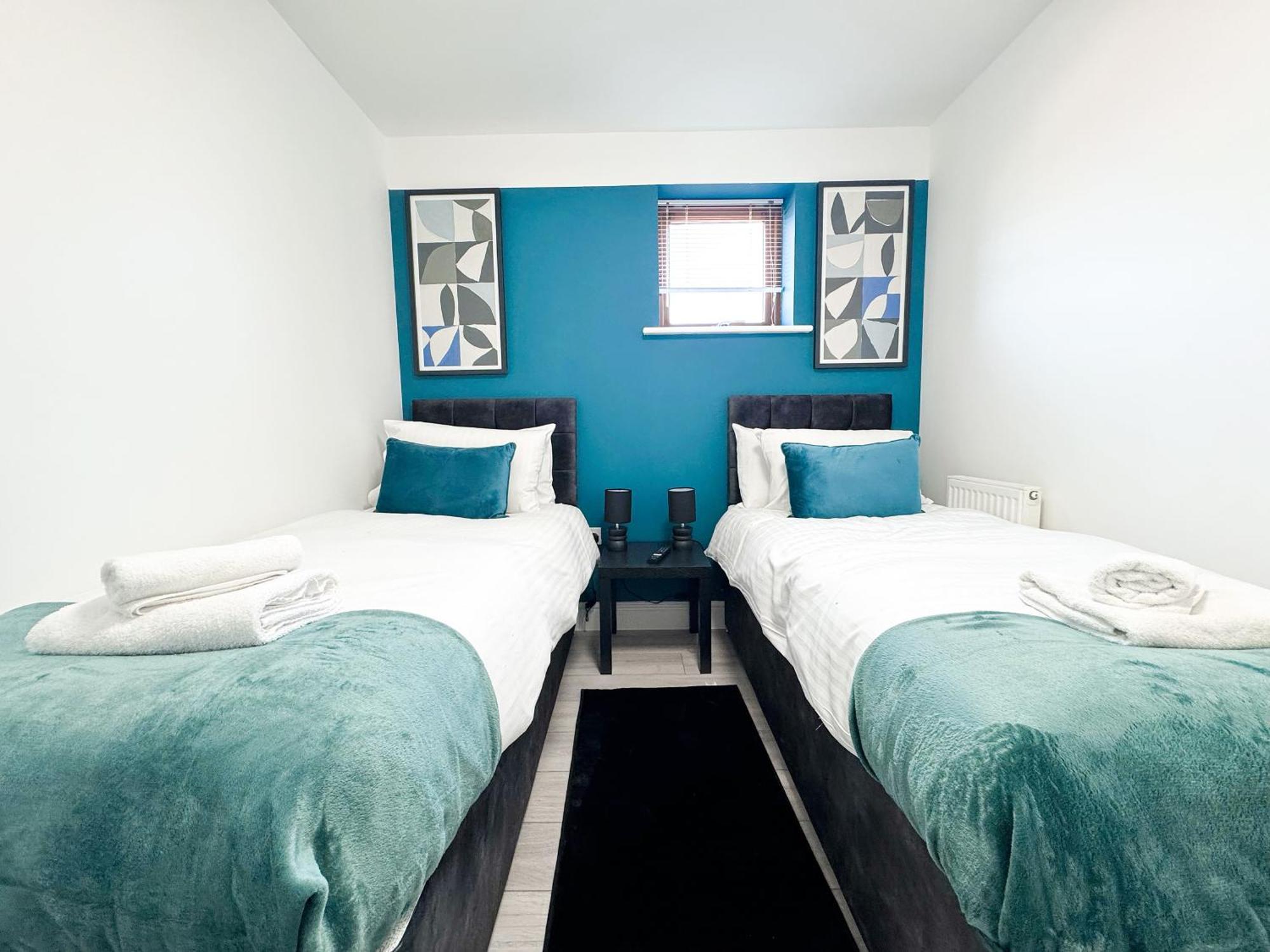 Hospital House 7 Beds Office Free Parking