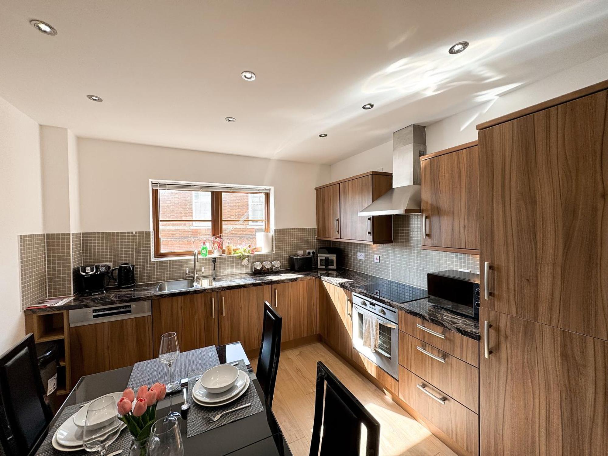 Hospital House 7 Beds Office Free Parking