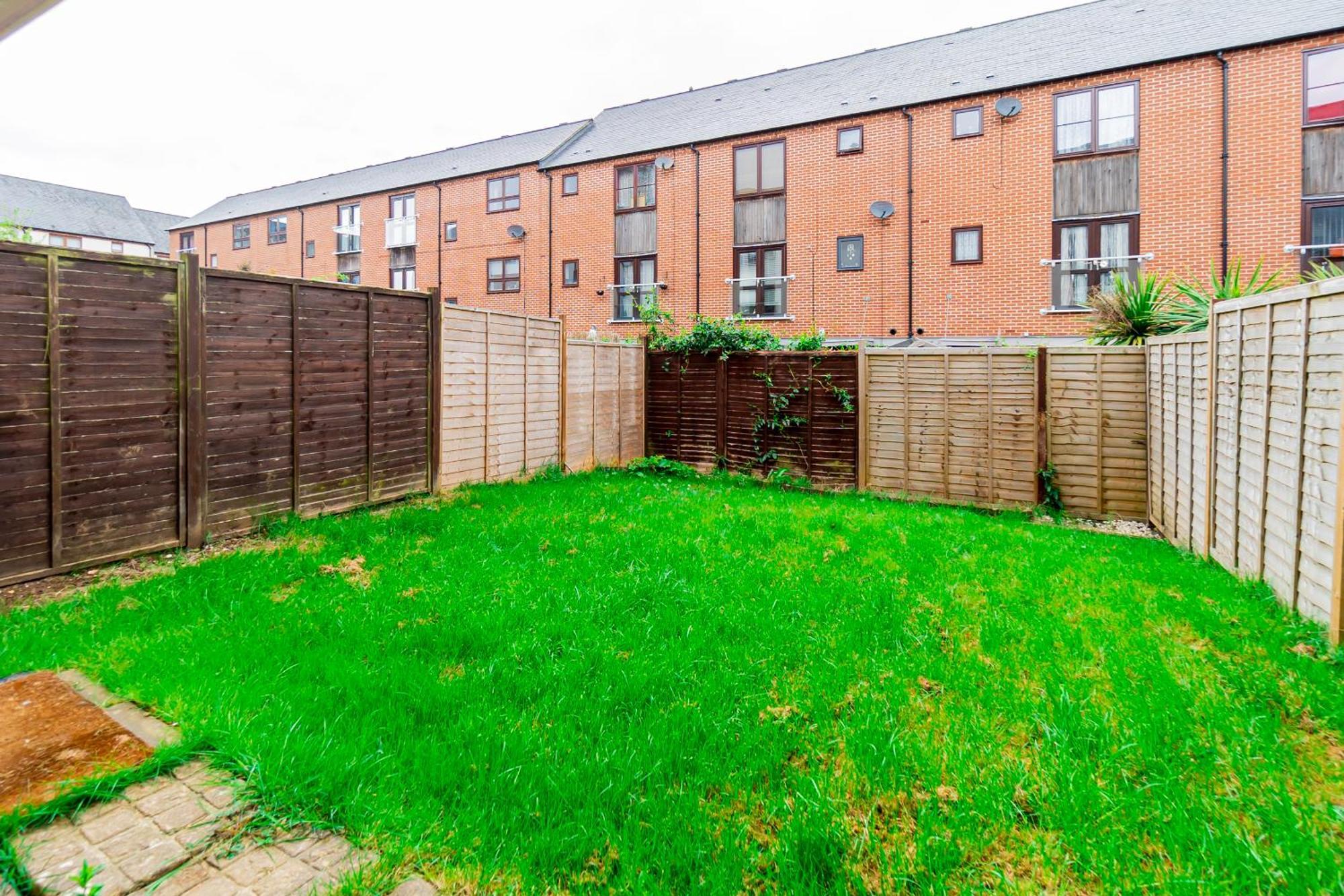 Hospital House 7 Beds Office Free Parking Holiday home Basingstoke