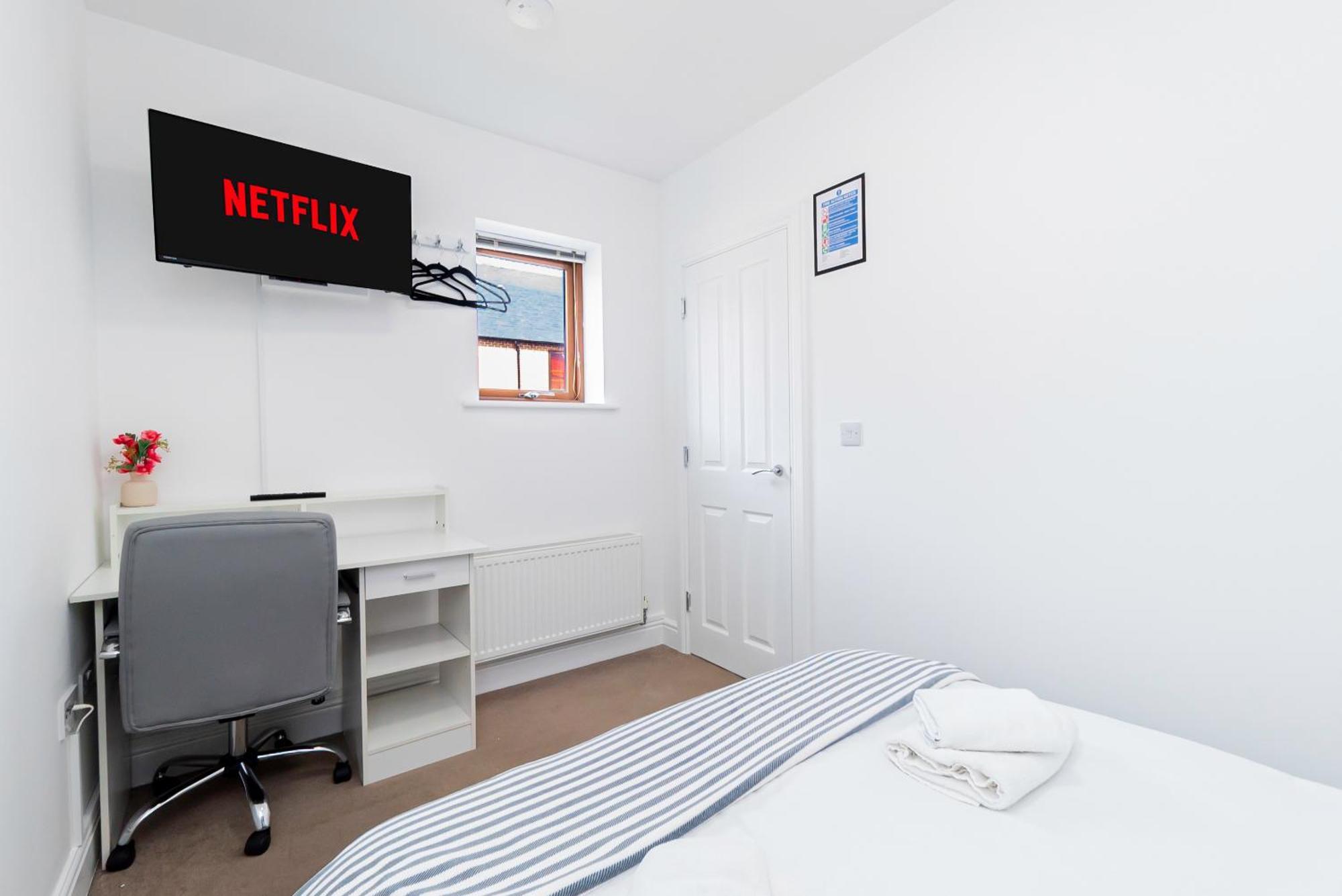 Hospital House 7 Beds Office Free Parking Holiday home *