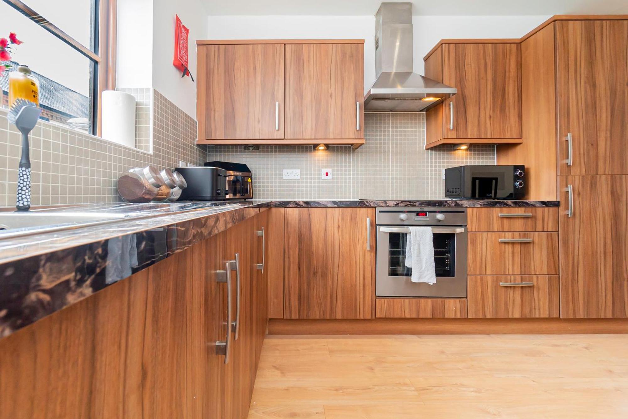 Hospital House 7 Beds Office Free Parking Holiday home Basingstoke