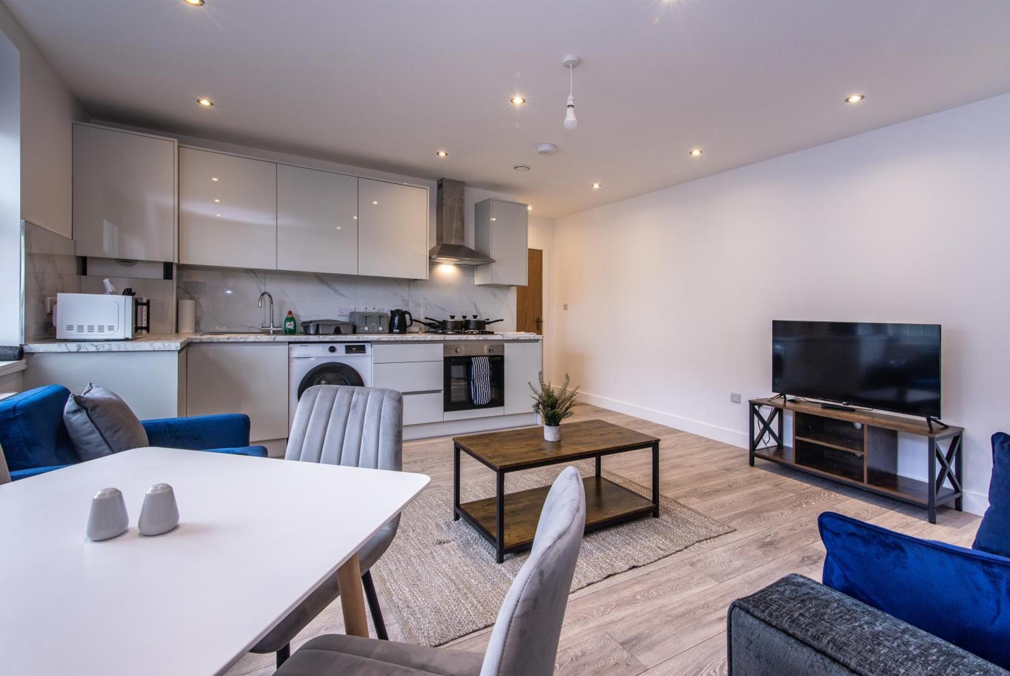 2 Bedroom - In The Heart Of