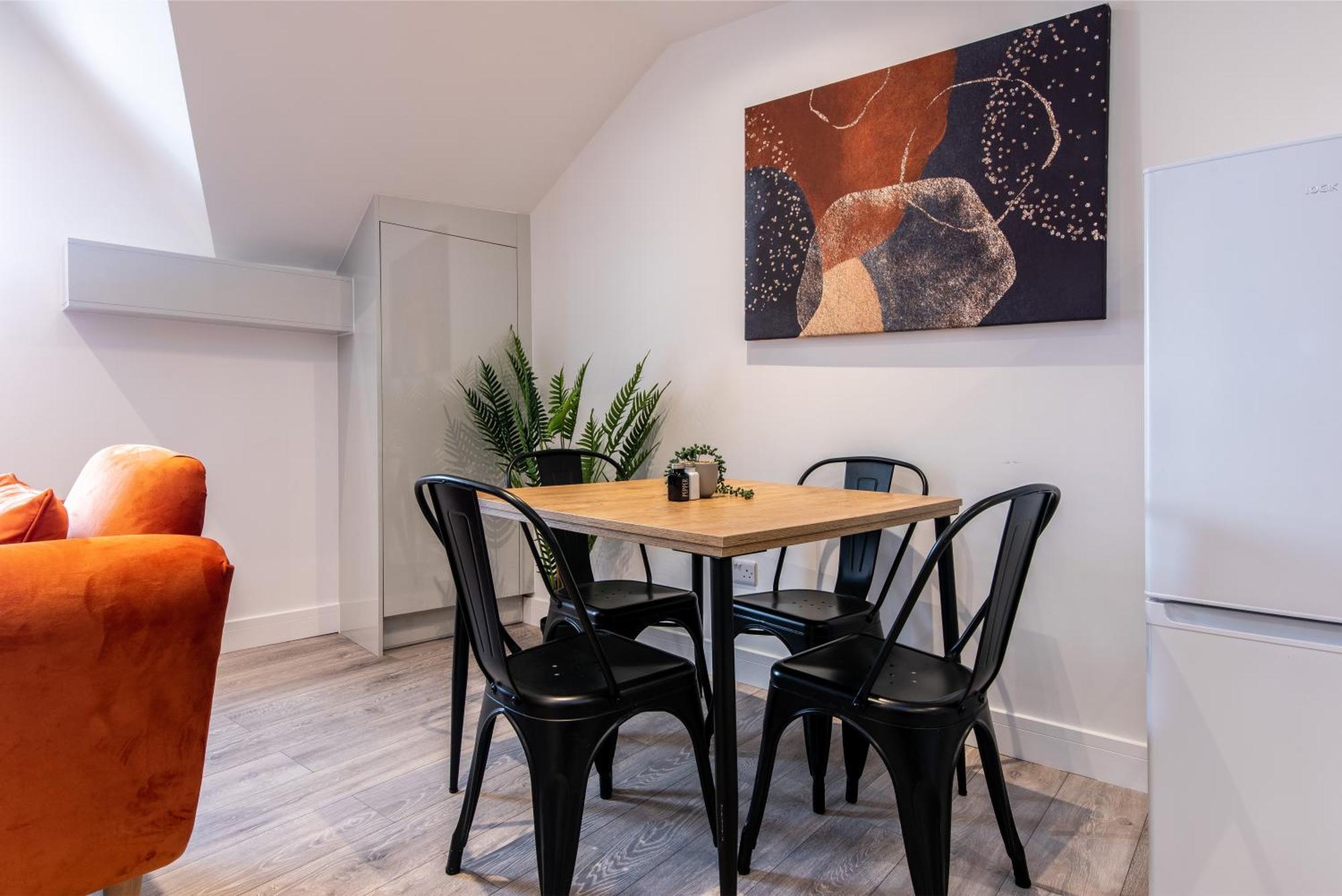 Apartment 2-bed In - & Convenient *