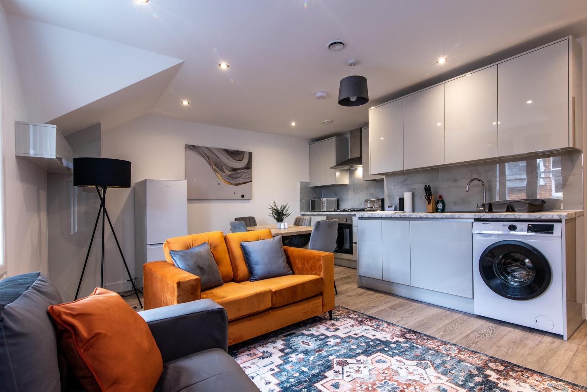 Apartamento 2 Bed - Shops, Dining & Trains Nearby Basingstoke