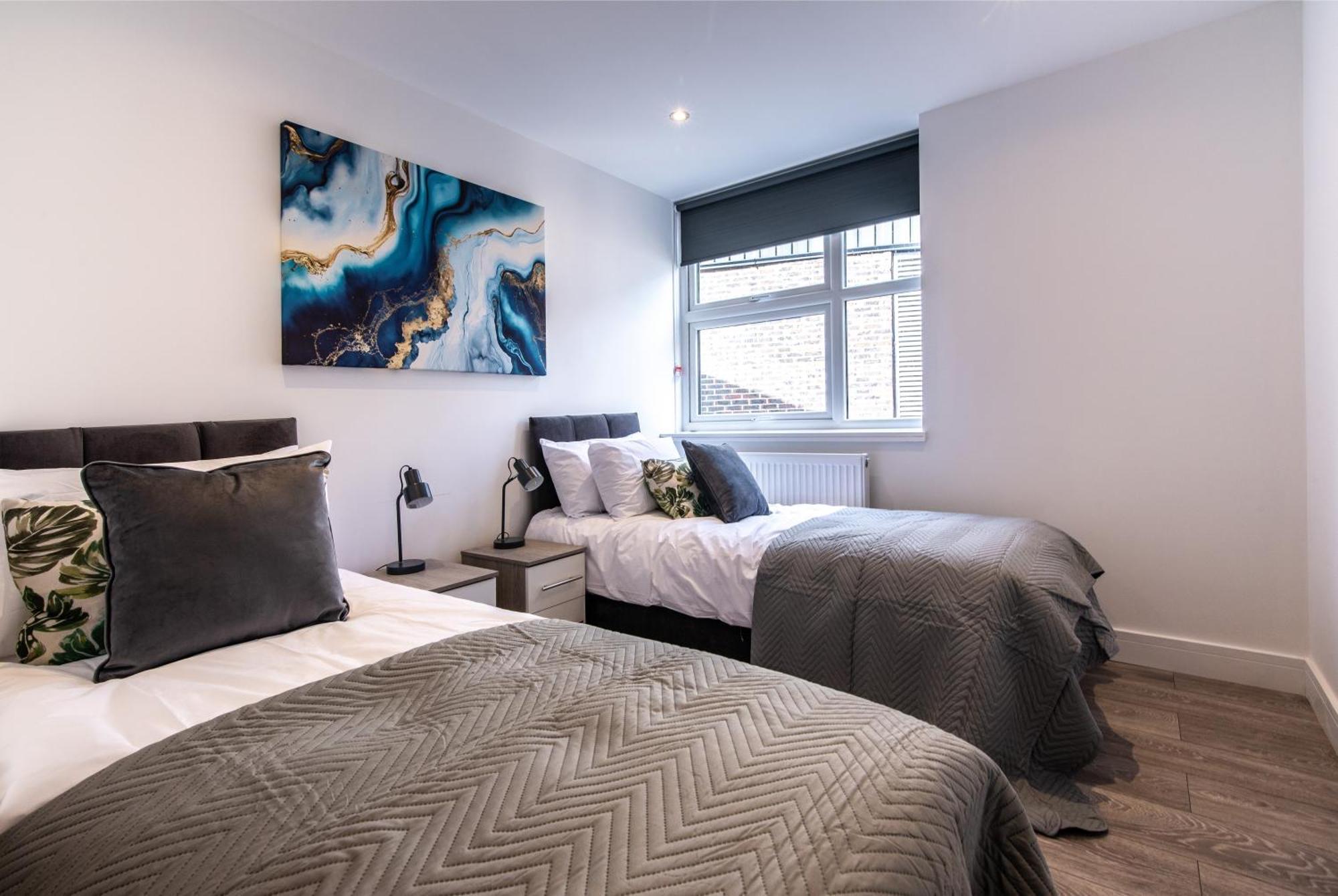 Accessible 2-bed In * Basingstoke