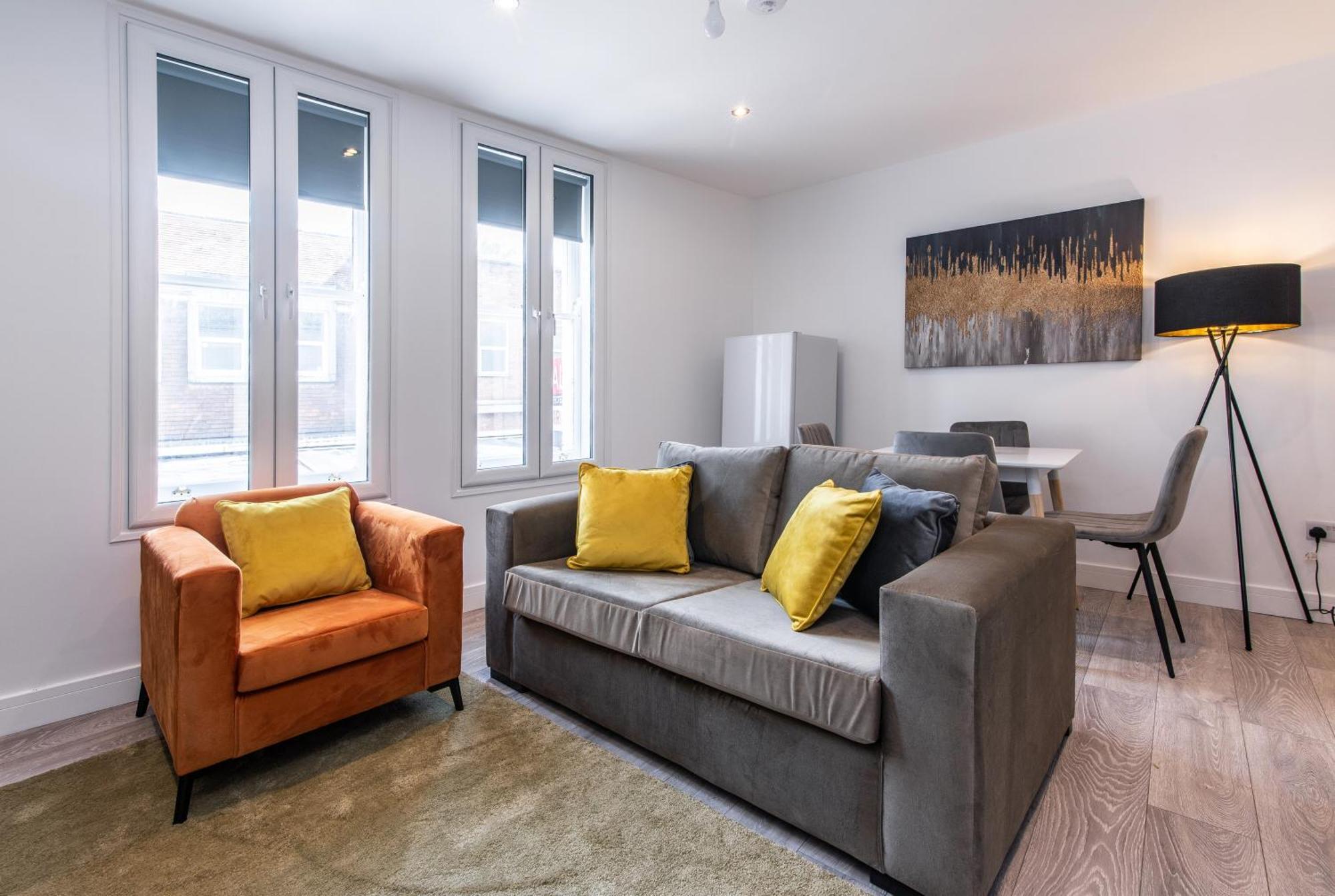 2br Near Shops & Transport Basingstoke