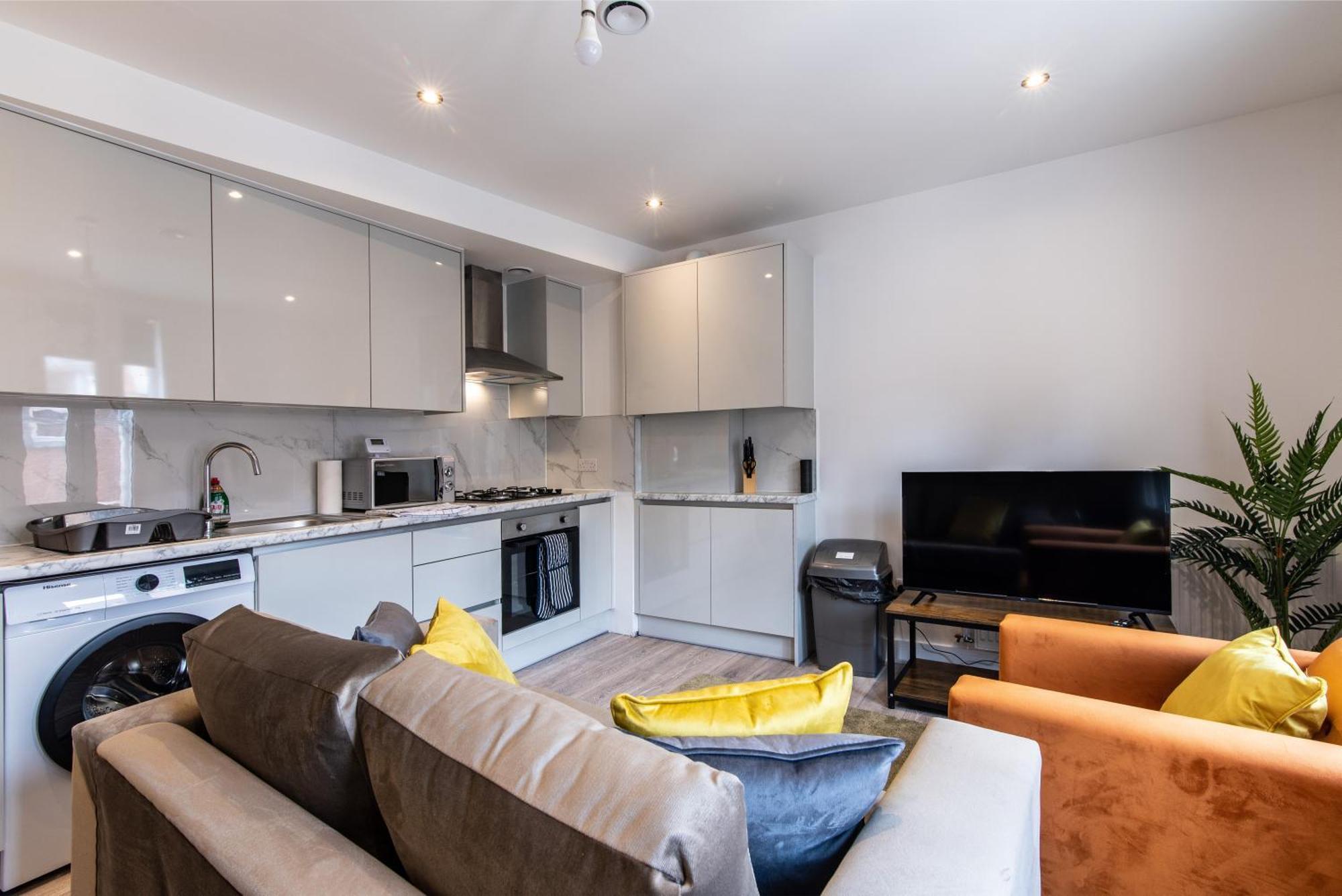 2br Near Shops & Transport Holiday home Basingstoke