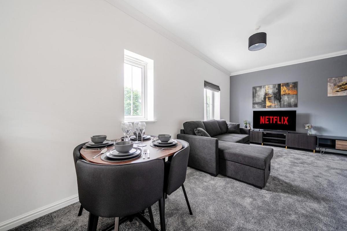 Apartment Modern 2 Bed Located Chineham Business Park With Free Parking, Wifi, Netflix By Ai Estate Group *