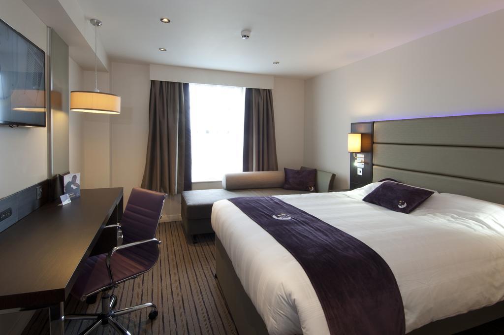 Premier West Hotel 3*