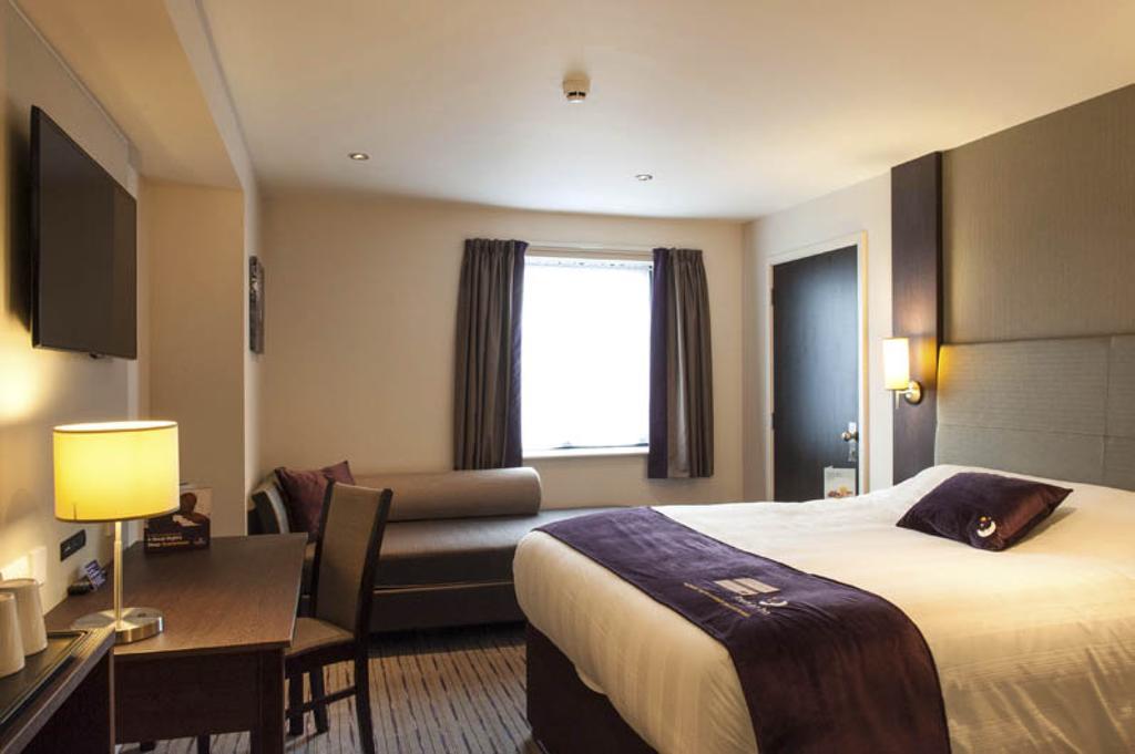 Premier West Hotel