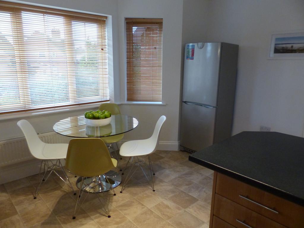 St Raphael House, Centre Charming * Basingstoke