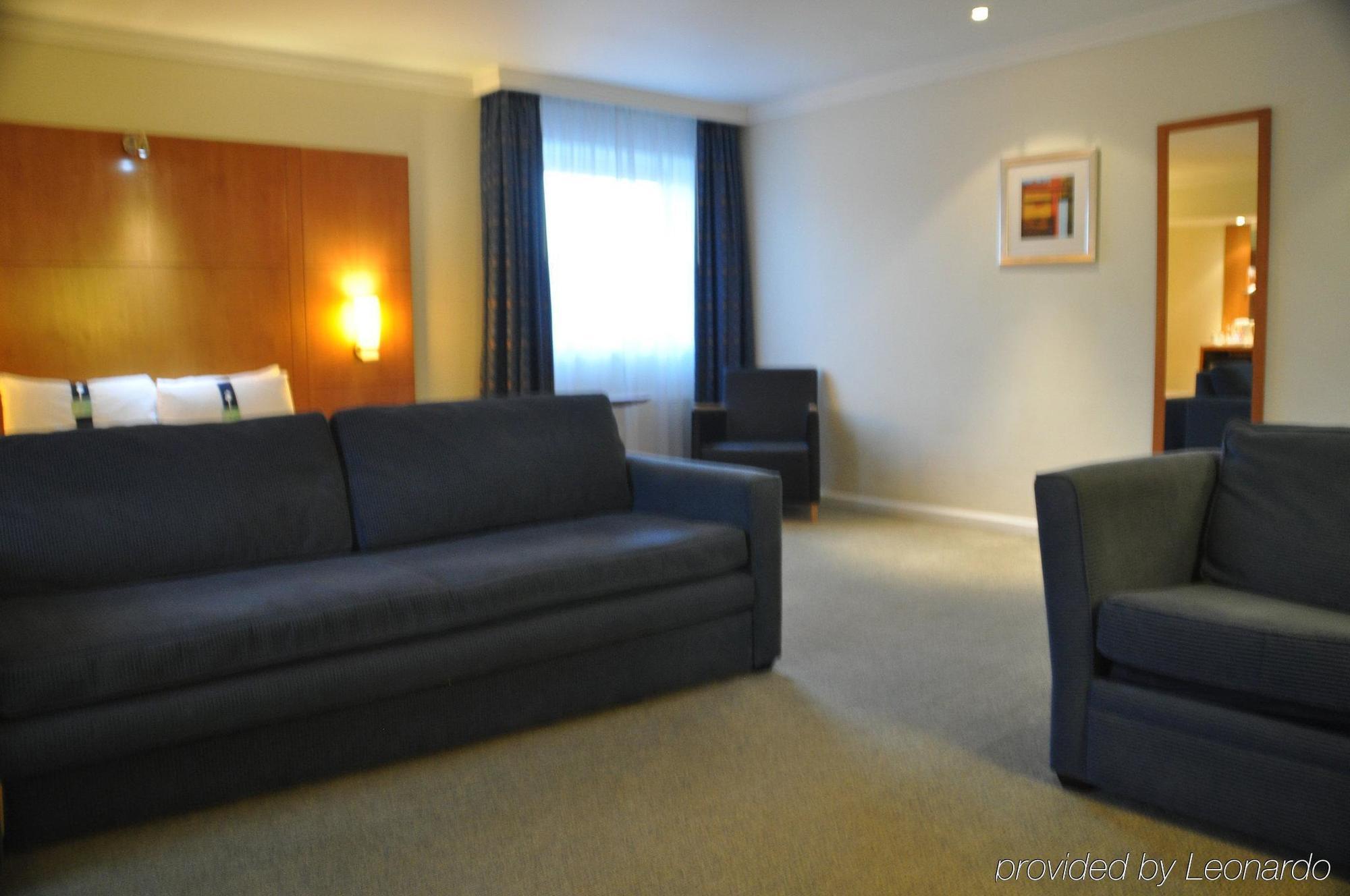 Hotel Holiday By Ihg 4*