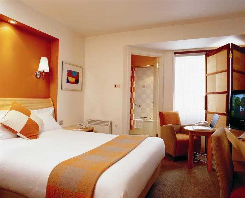 Holiday By Ihg Basingstoke