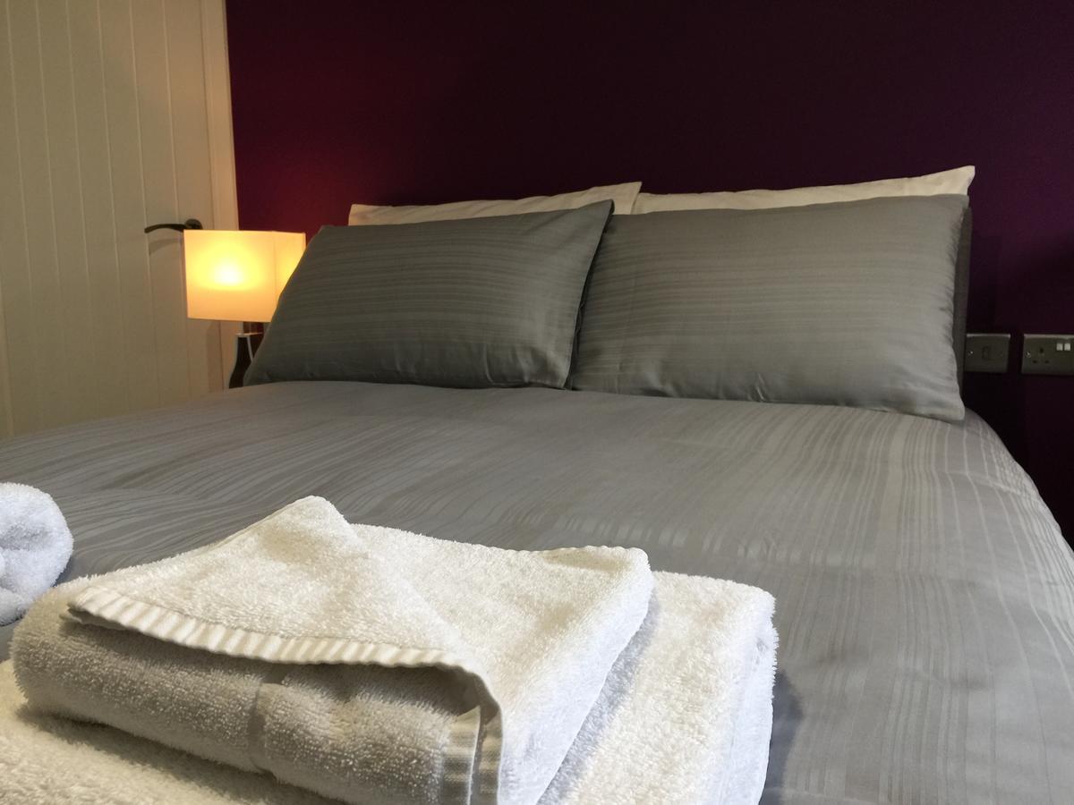 Springfield House Studio Hotel