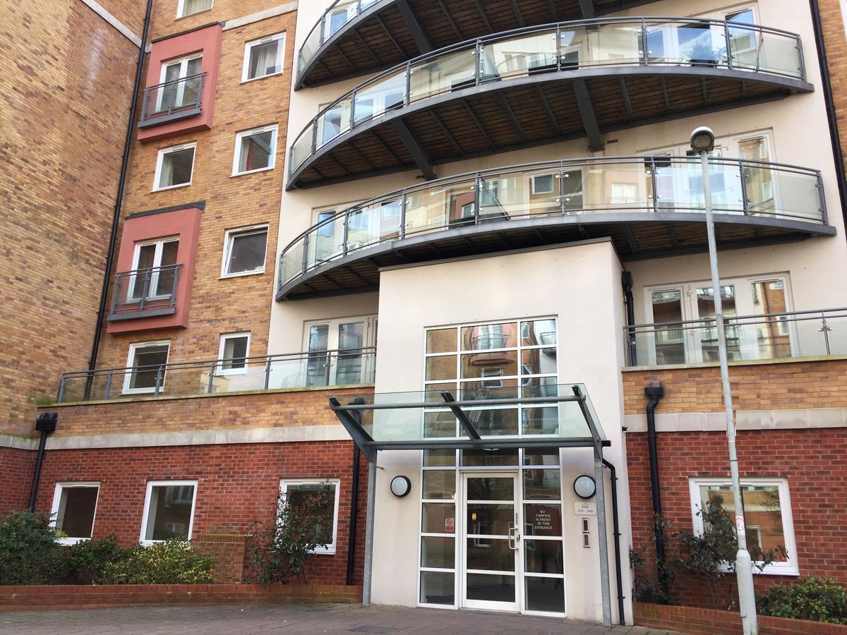 Contemporary Apartments, Balcony & Parking Apartamento Basingstoke