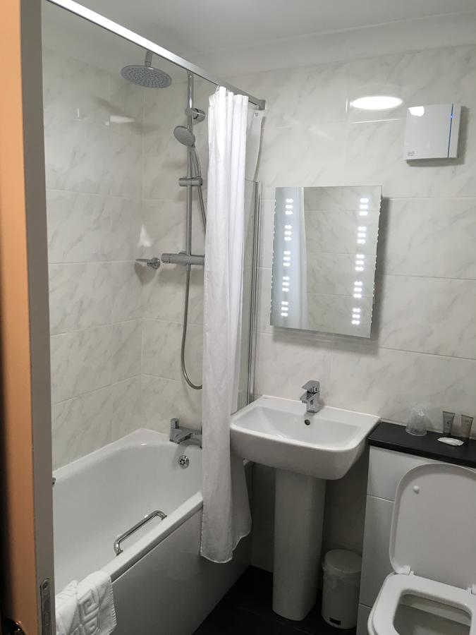 Red Lion 3*