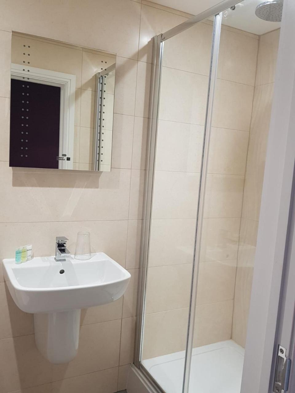 Springfield House Studio 4* Basingstoke