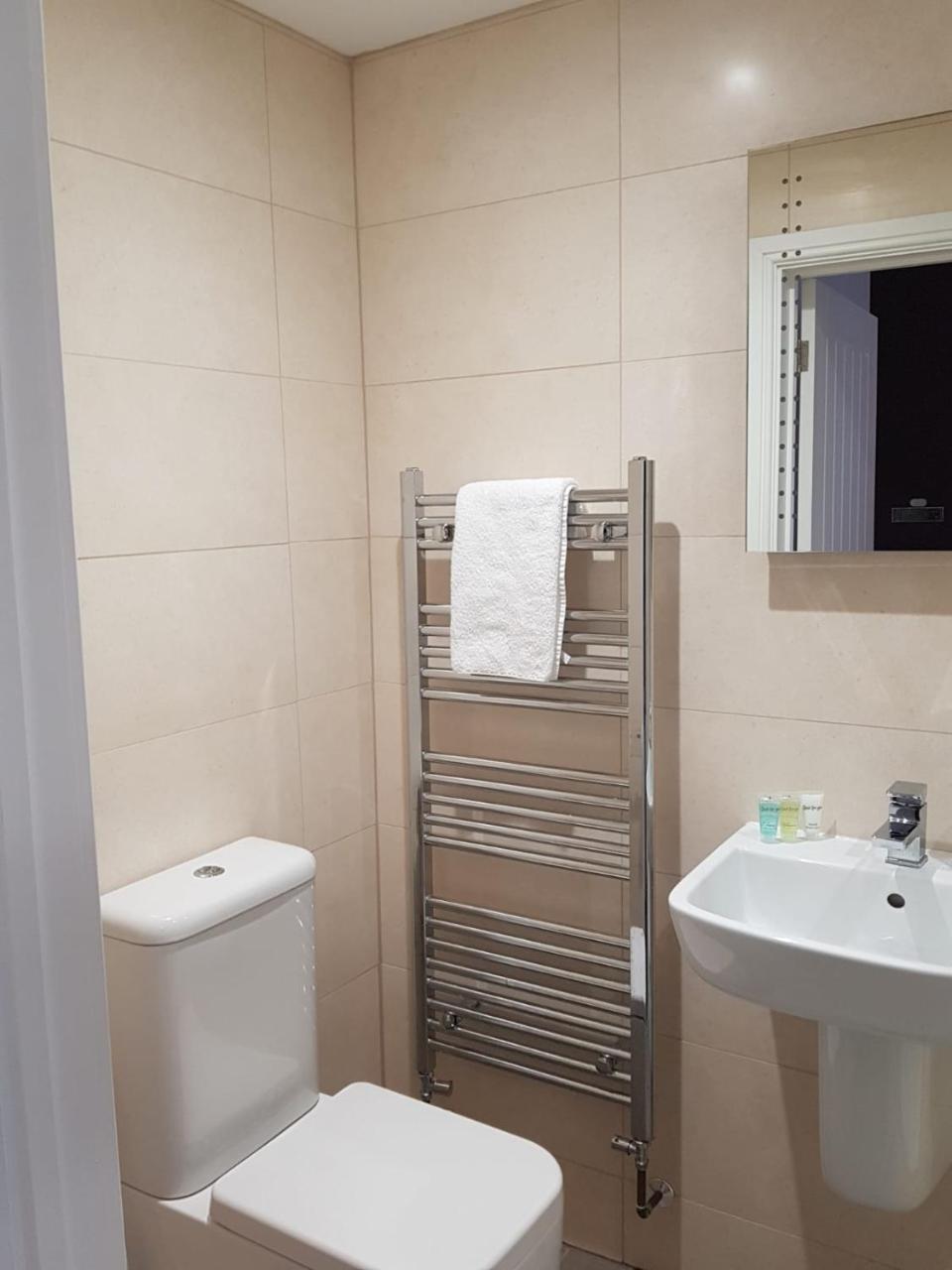 Springfield House Studio Hotel