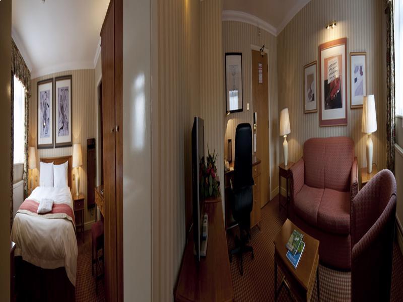 Apollo Hotel 4*