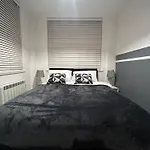 1 Bedroom Luxury Apartment In Basingstoke