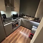 1 Bedroom Luxury Apartment In Basingstoke