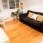Close To Basingstoke Town Center - Cosy Apartment