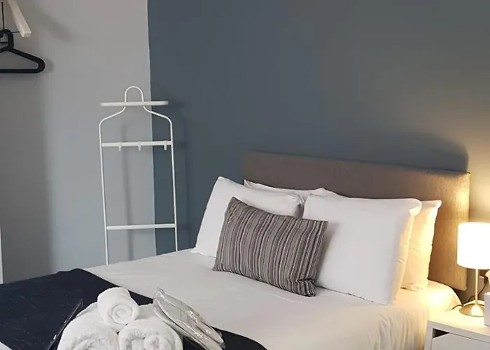 Springfield House Studio Apartments