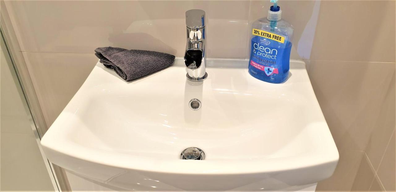 Town Centre Flat! * Basingstoke