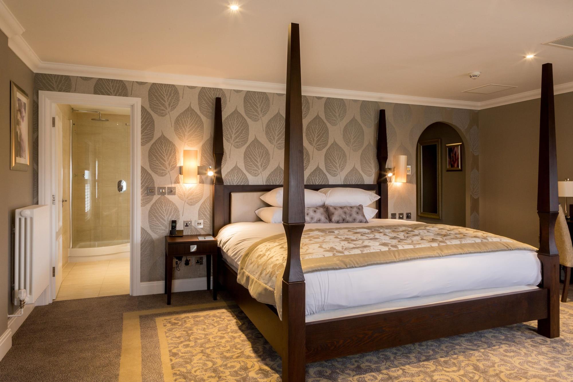 Oakley Hall 4*
