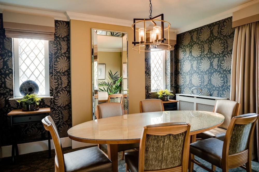 Oakley Hall 4* Basingstoke