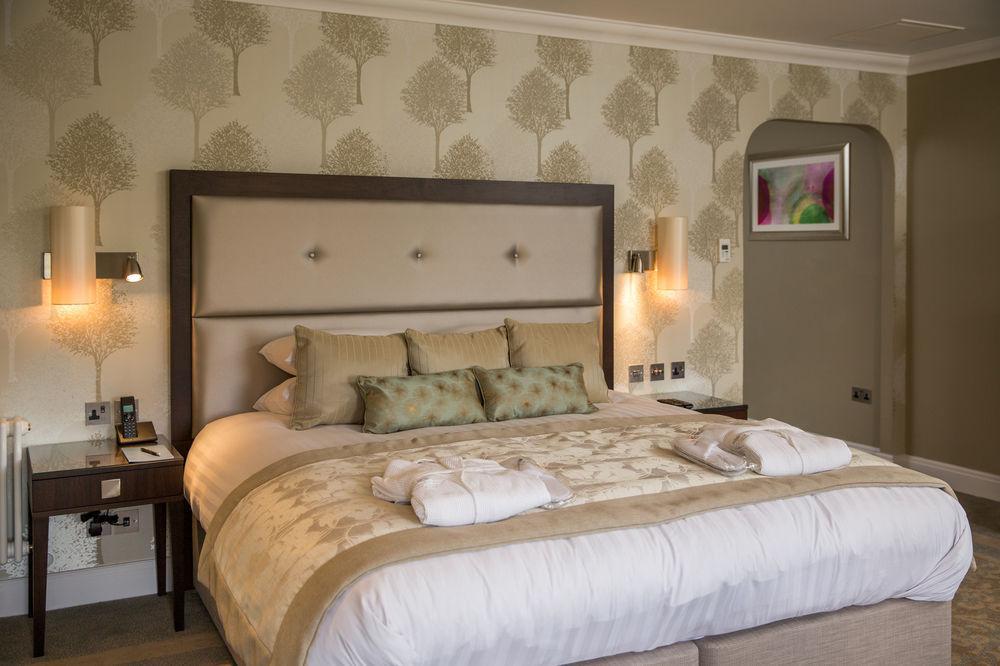 Oakley Hall Hotel 4*