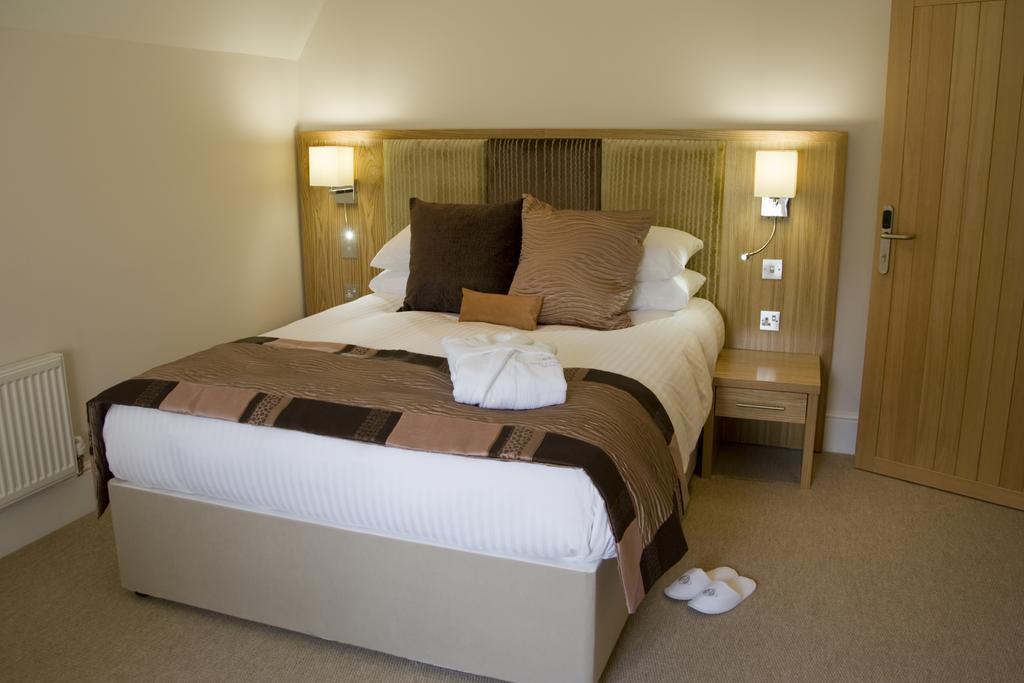 Oakley Hall Hotel