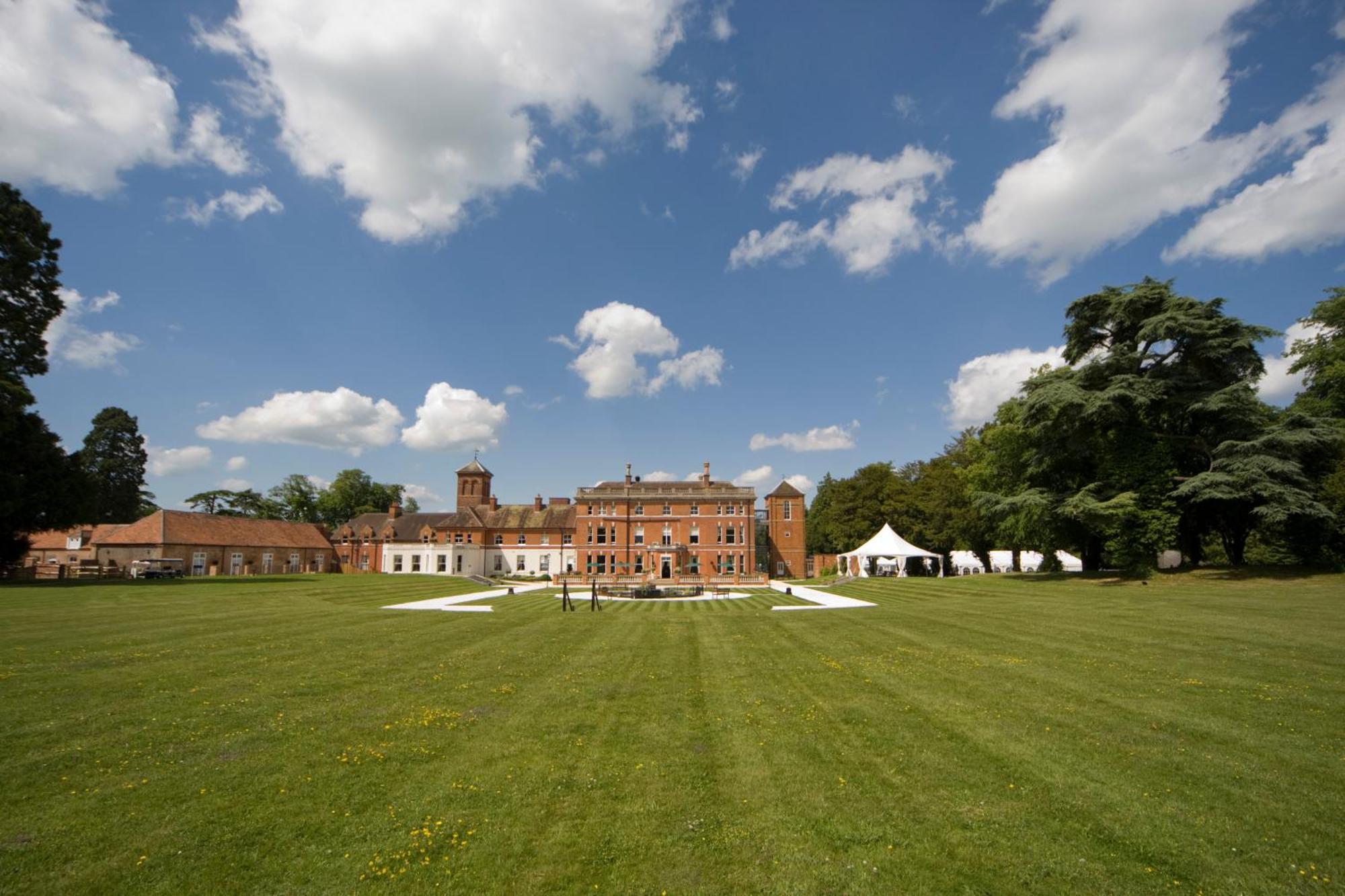 Hotel Oakley Hall 4*