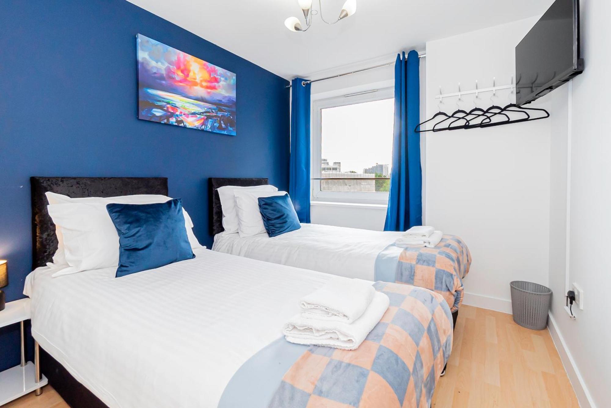 Chic 2-bedroom Retreat 7 Mins To Station & Shop Apartment Basingstoke