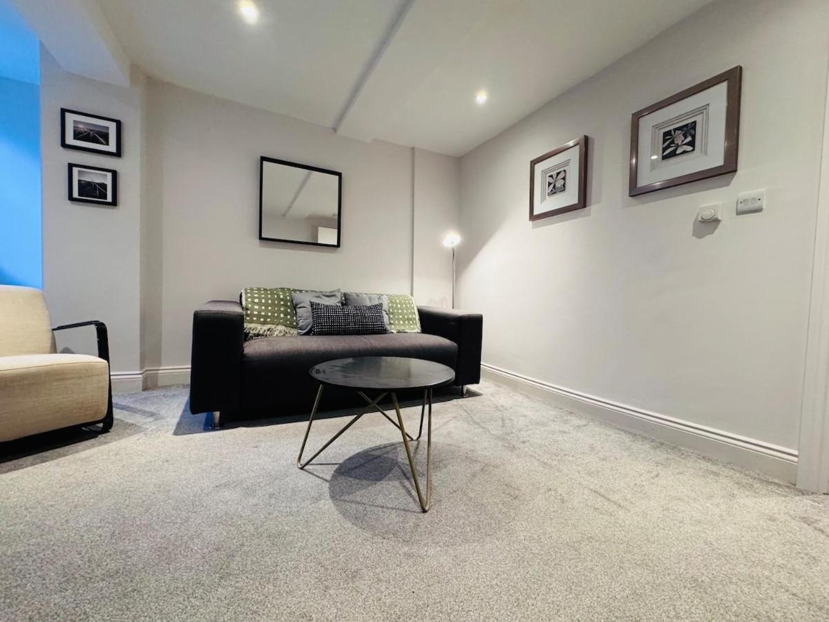 Apartamento Modern One Bedroom Apartment, *