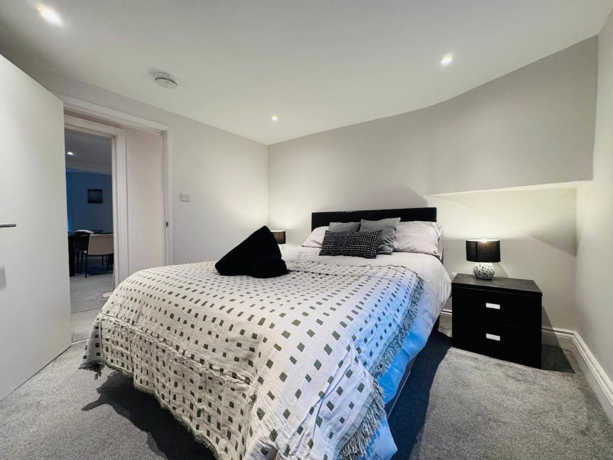 Modern One Bedroom Apartment,