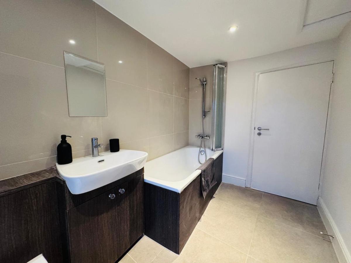 Apartamento Modern One Bedroom Apartment,