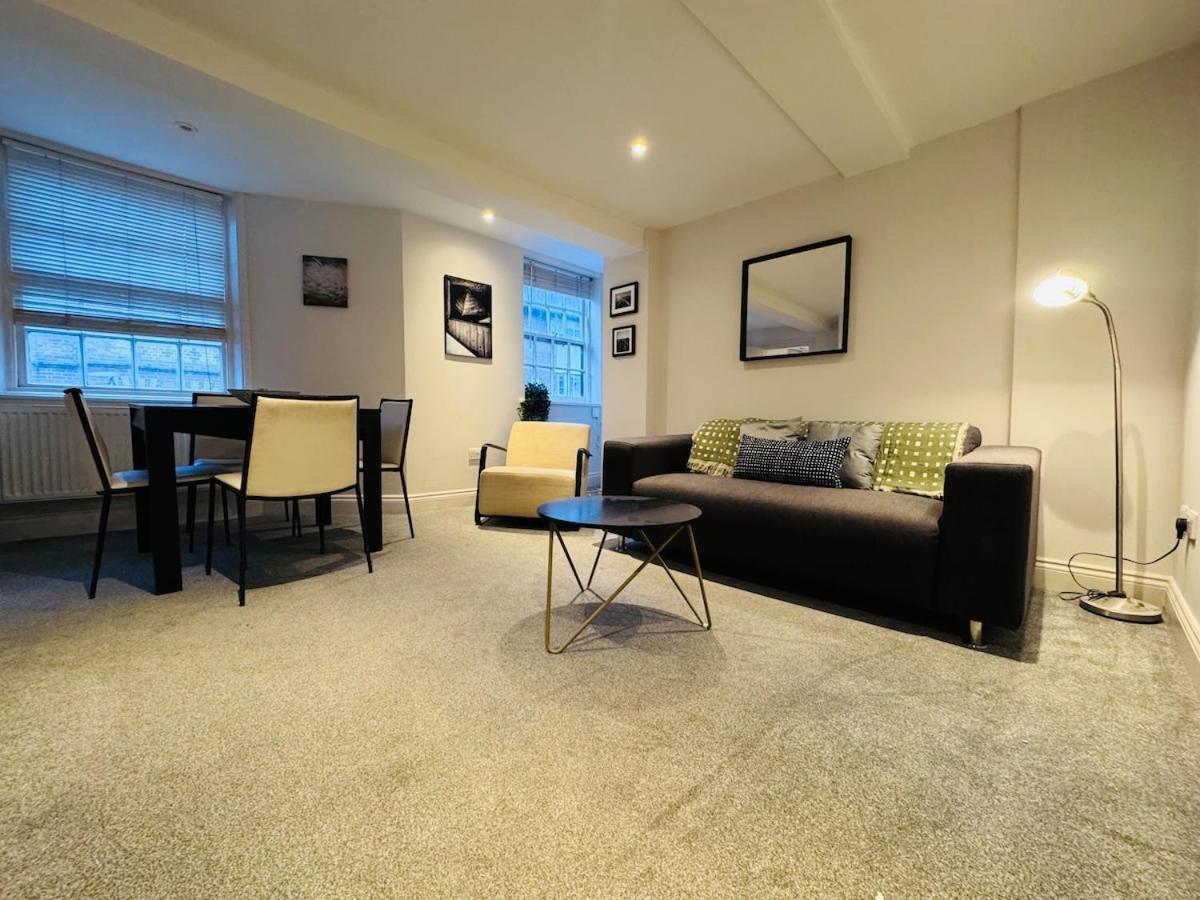 Modern One Bedroom Apartment,