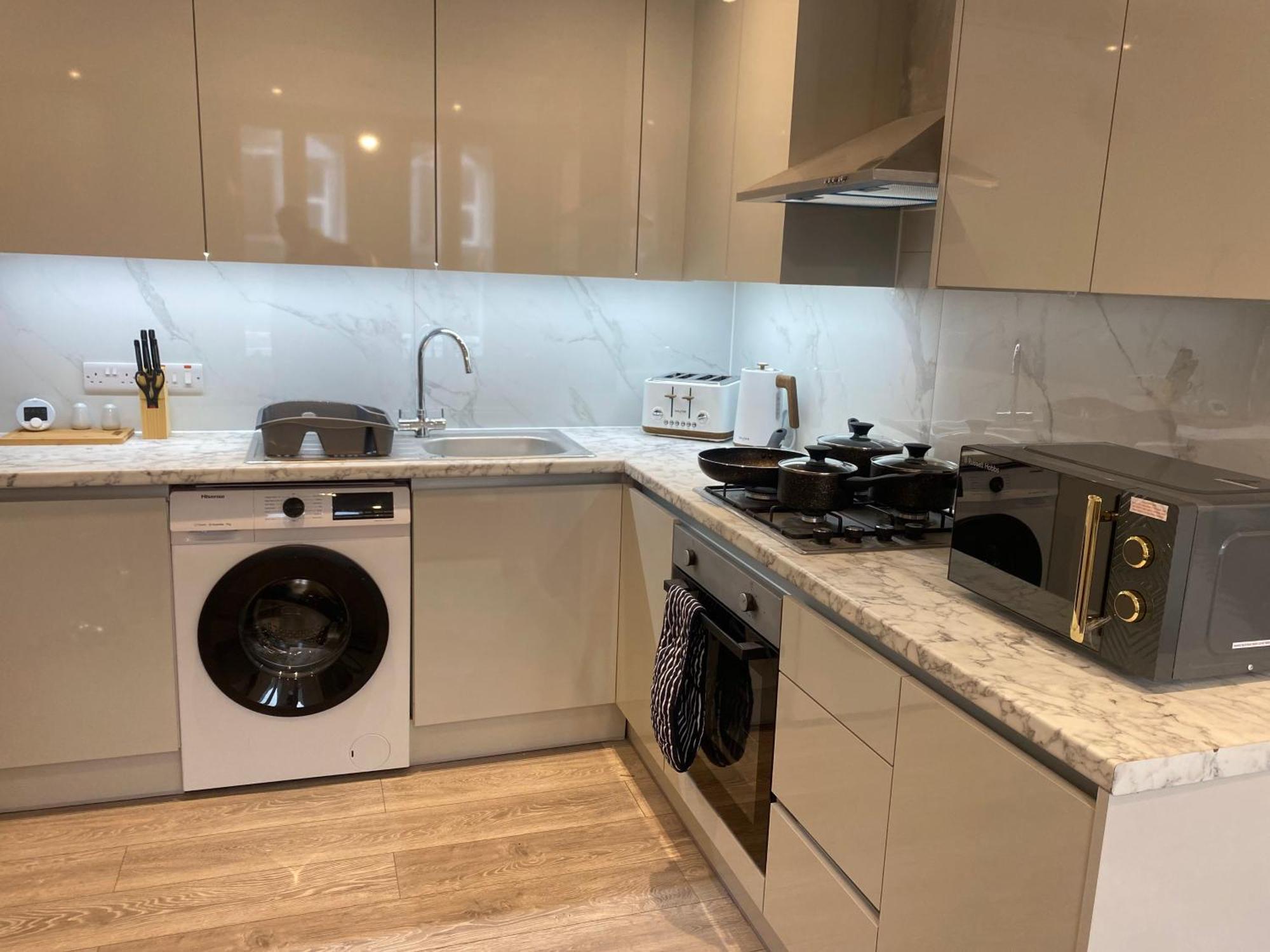 Cosy 2-bed In The Heart Of *