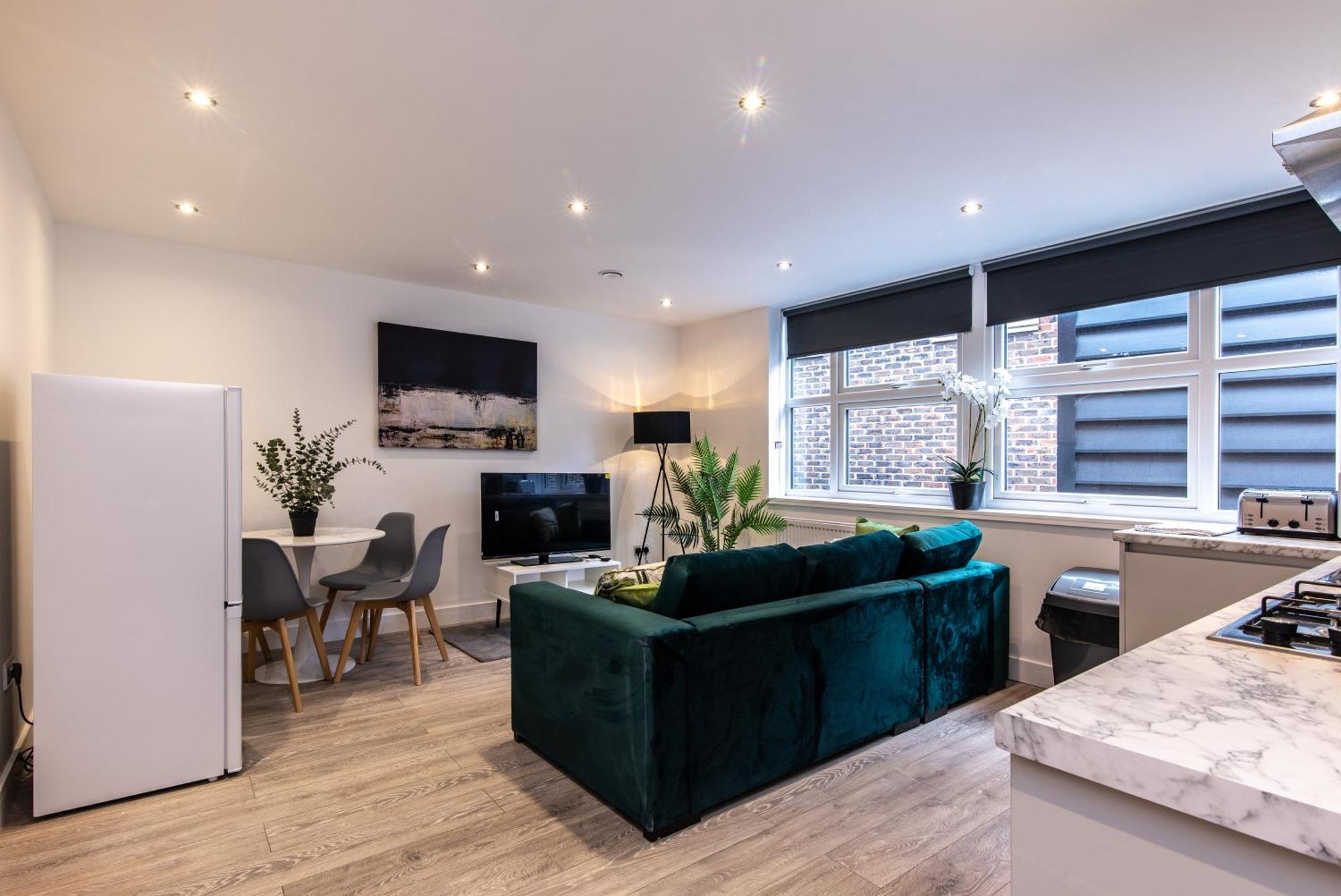 Accessible 2-bed In Apartment *