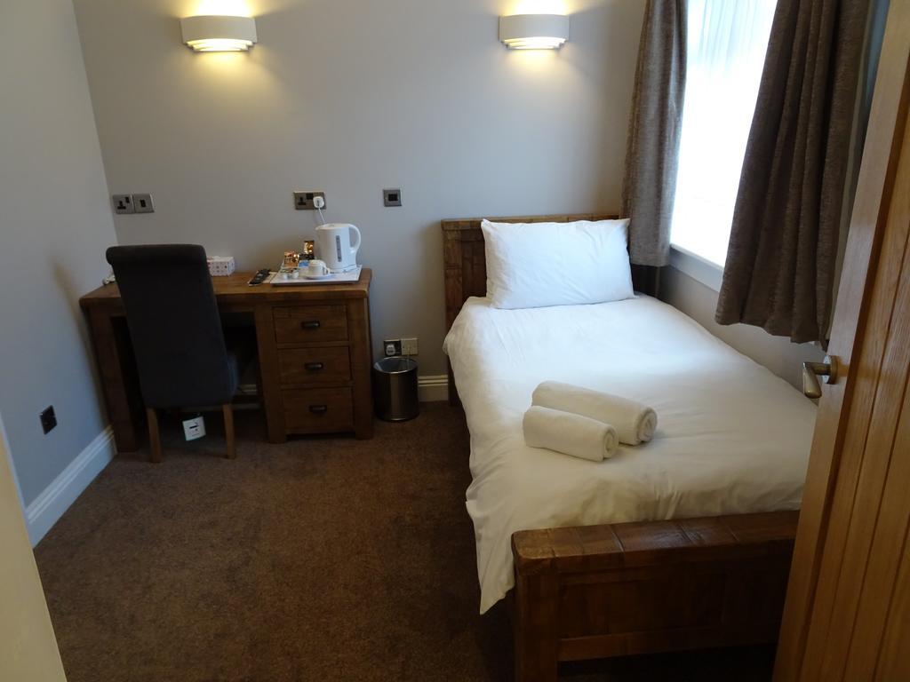 Fernbank 4* Basingstoke